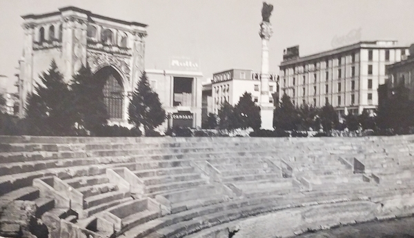 Cartolina - Lecce - Anfiteatro Romano e il Sedile - …