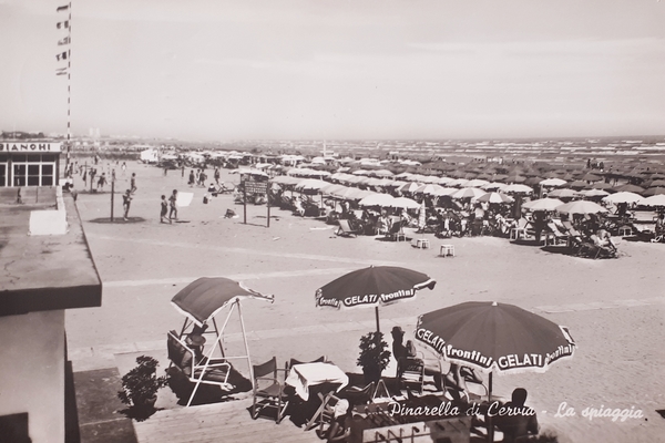 Cartolina - Pinarella di Cervia - La Spiaggia - 1967