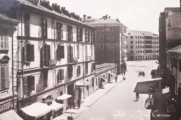 Cartolina - Asti - Via Cavour - 1953