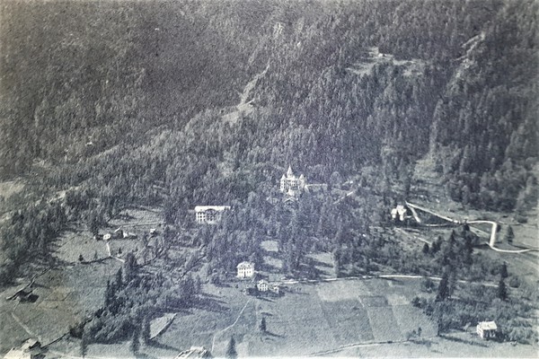Cartolina - Gressoney St. Jean - Castel Savoia e dintorni …