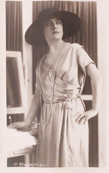 Cartolina - Cinema - Attrice F. Bertini - 1920 ca.