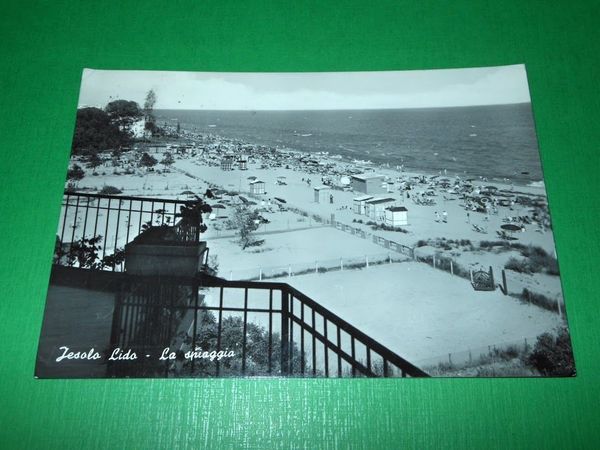Cartolina Jesolo Lido - La spiaggia 1960.