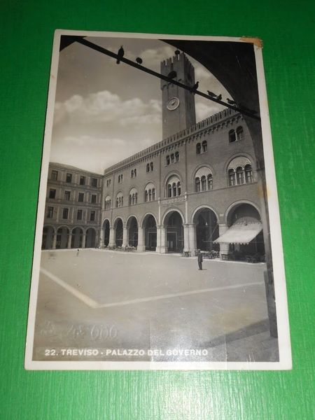 Cartolina Treviso - Palazzo del Governo 1947.