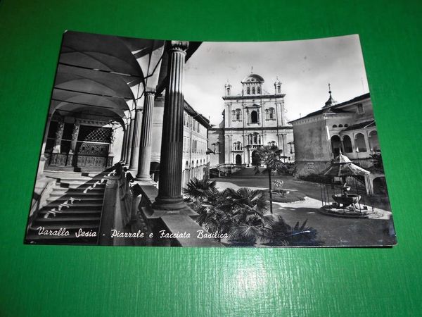 Cartolina Varallo Sesia - Piazzale e Facciata Basilica 1960.