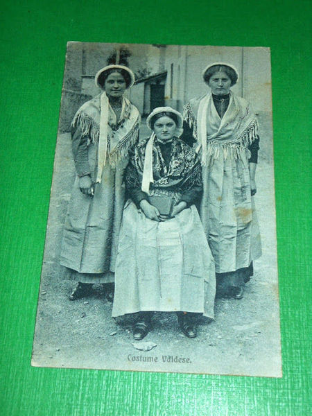 Cartolina Torino - Costume Valdese 1920.