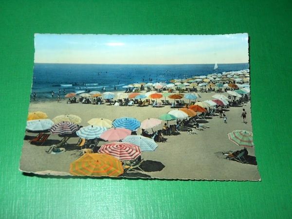 Cartolina Viareggio - Spiaggia 1960 ca.
