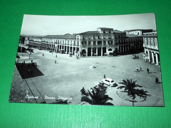 Cartolina Crotone - Piazza Pitagora 1956.