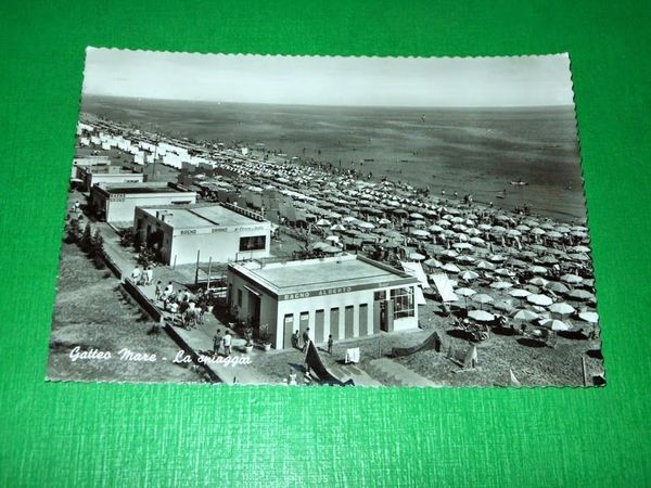 Cartolina Gatteo Mare - La spiaggia 1961.