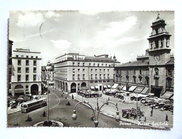 Cartolina Parma - Piazza Garibaldi - 1964.