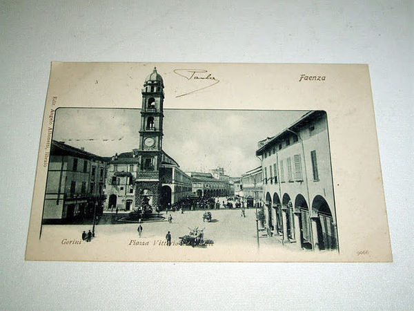 Cartolina Faenza - Gorini - Piazza Vittorio Emanuele 1902.
