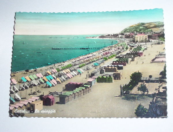 Cartolina Cattolica - Panorama della spiaggia 1955