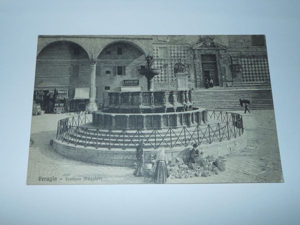 Cartolina Perugia - Fontana Maggiore 1910 ca
