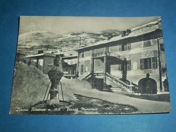 Cartolina Limone Piemonte - Piazza Municipio 1955 ca