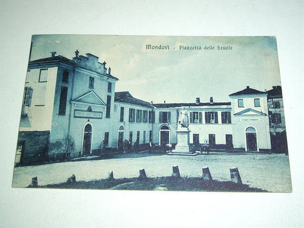 Cartolina Mondovì ( Cuneo ) - Piazzetta delle Scuole 1922.