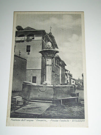 Cartolina Saluzzo - Piazza Castello - Fontana 1930 ca