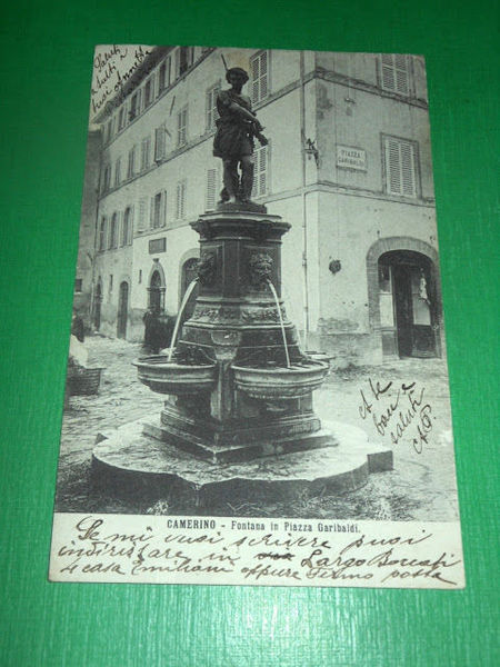 Cartolina Camerino - Fontana in Piazza Garibaldi 1908.