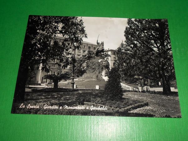 Cartolina La Spezia - Giardini e Monumento a Garibaldi 1964