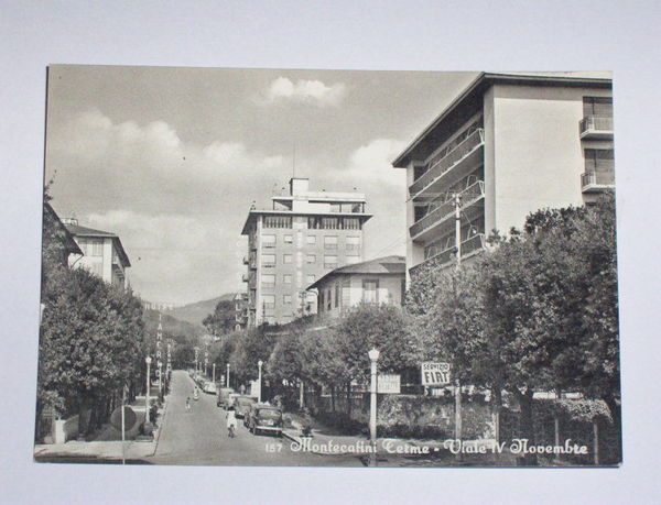 Cartolina Montecatini Terme - Viale IV Novembre 1960 ca