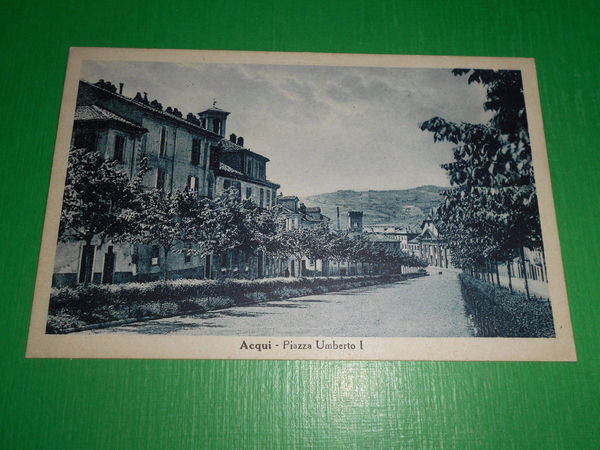 Cartolina Acqui - Piazza Umberto I 1930 ca