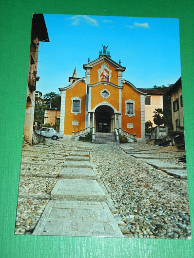 Cartolina Orta San Giulio - La Parrocchiale vista dalla Motta …