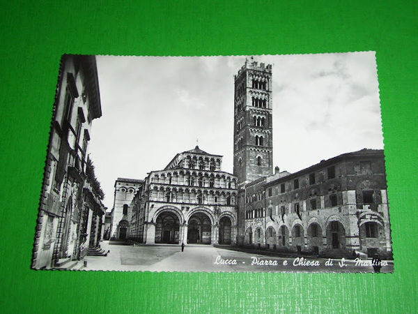 Cartolina Lucca - Piazza e Chiesa di S. Martino 1950 …