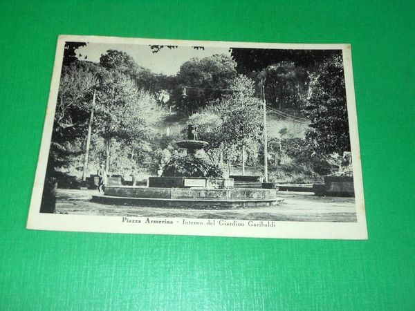 Cartolina Piazza Armerina - Interno del Giardino Garibaldi 1949
