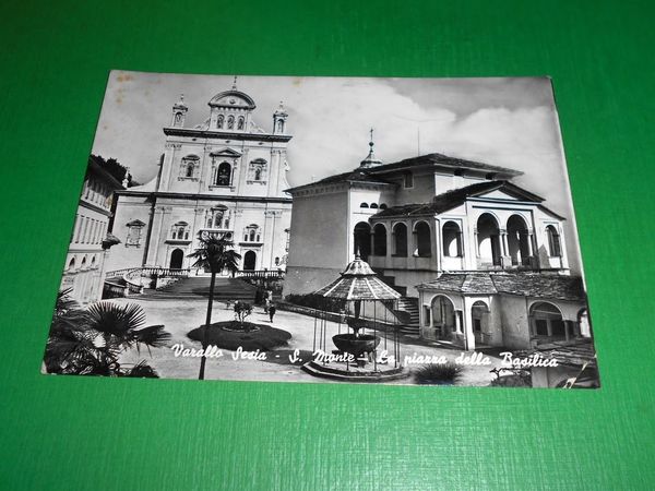 Cartolina Varallo Sesia - S. Monte - La piazza della …