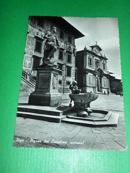 Cartolina Pisa - Piazza dei Cavalieri ( scorcio ) 1954