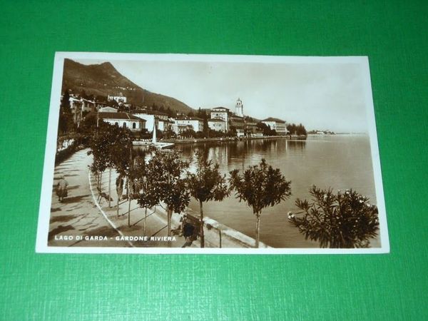 Cartolina Lago di Garda - Gardone Riviera - Scorcio panoramico …