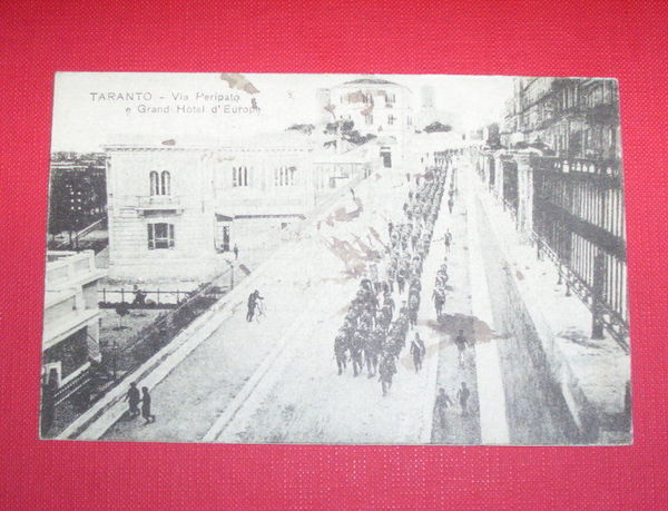 Cartolina Taranto Parata Militare in Via Peripato 1917