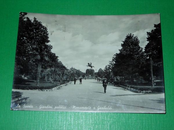Cartolina La Spezia - Giardini pubblici - Monumento a Garibaldi …