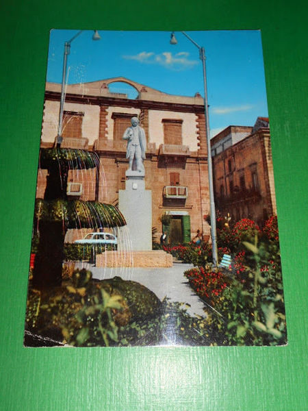 Cartolina Ruvo di Puglia - Monumento a Domenico Cotugno 1978