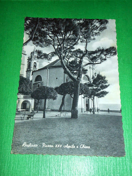 Cartolina Bogliasco - Piazza XXV Aprile e Chiesa 1954