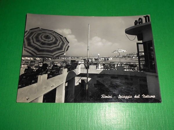 Cartolina Rimini - Spiaggia dal Nettuno 1950