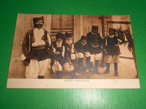 Cartolina Nuoro - Usi e Costumi - Vecchi Sardi 1920 …