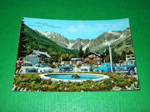 Cartolina Macugnaga - Piazza Municipio - Sfondo Monte Rosa 1967
