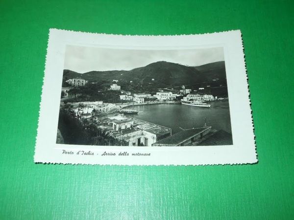Cartolina Porto d'Ischia - Arrivo della motonave 1950