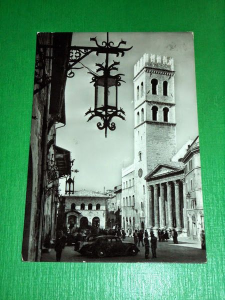 Cartolina Assisi - Piazza del Comune 1961