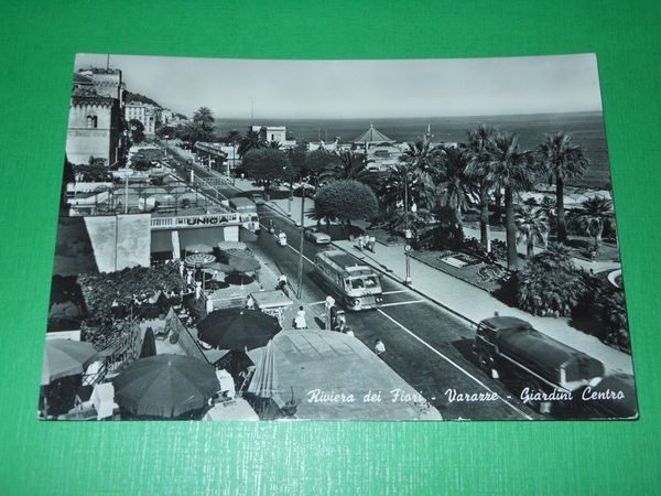 Cartolina Riviera dei Fiori - Varazze - Giardini Centro 1955