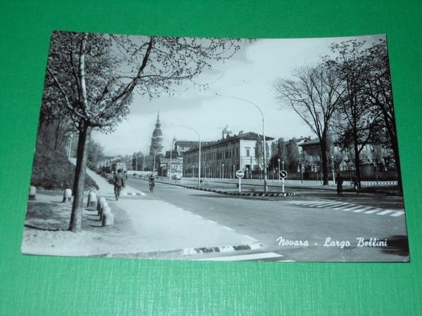 Cartolina Novara - Largo Bellini 1960 ca