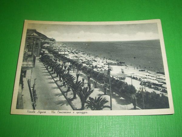 Cartolina Finale Ligure - Via Concezione e spiaggia 1940 ca