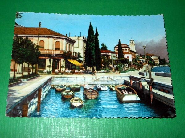 Cartolina Lago di Garda - Gardone Riviera - La darsena …
