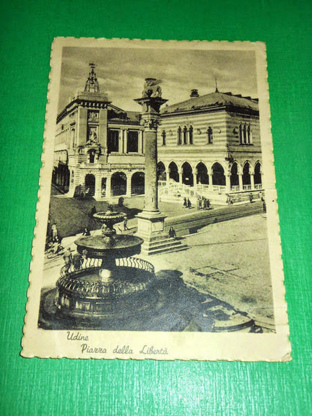 Cartolina Udine - Piazza della Libertà 1956