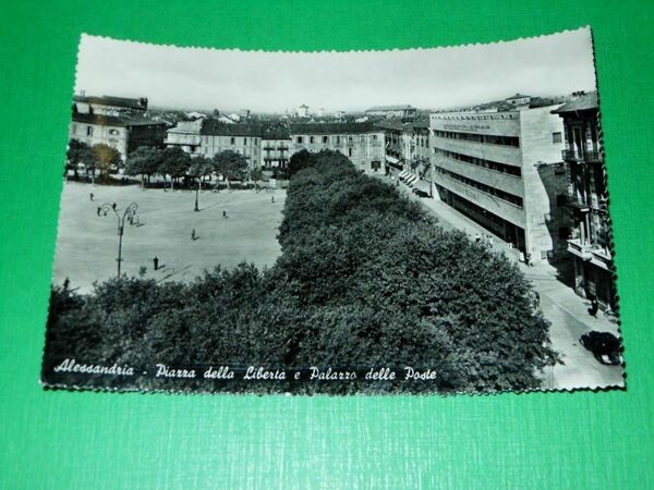 Cartolina Alessandria - Piazza della Libertà e Palazzo delle Poste …
