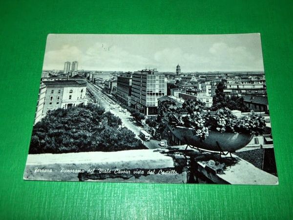 Cartolina Ferrara - Panorama del Viale Cavour vista dal Castello …
