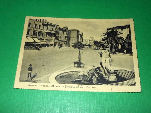 Cartolina Nettuno - Piazza Mazzini e Fontana al Dio Nettuno …