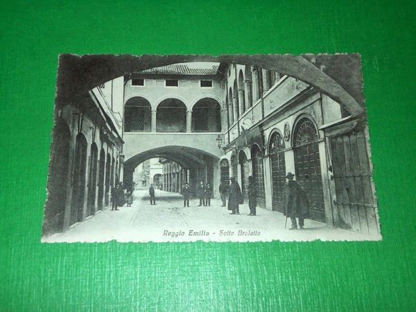 Cartolina Reggio Emilia - Sotto Broletto 1925
