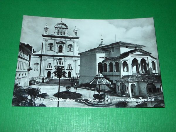 Cartolina Varallo Sesia - S. Monte - La piazza della …