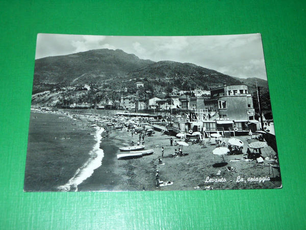 Cartolina Levanto - La spiaggia 1959.
