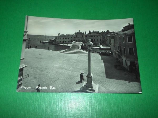 Cartolina Chioggia - Piazzetta Vigo 1956.